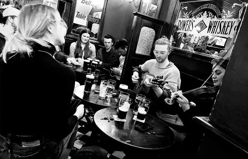 Musicians playing inside the Oval bar, Dublin